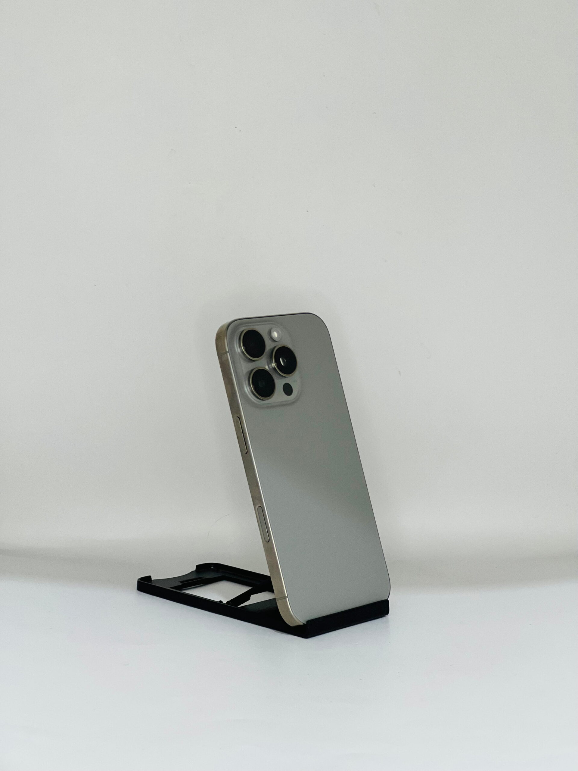 iPhone 16 Pro 256GB A+ - Image 3