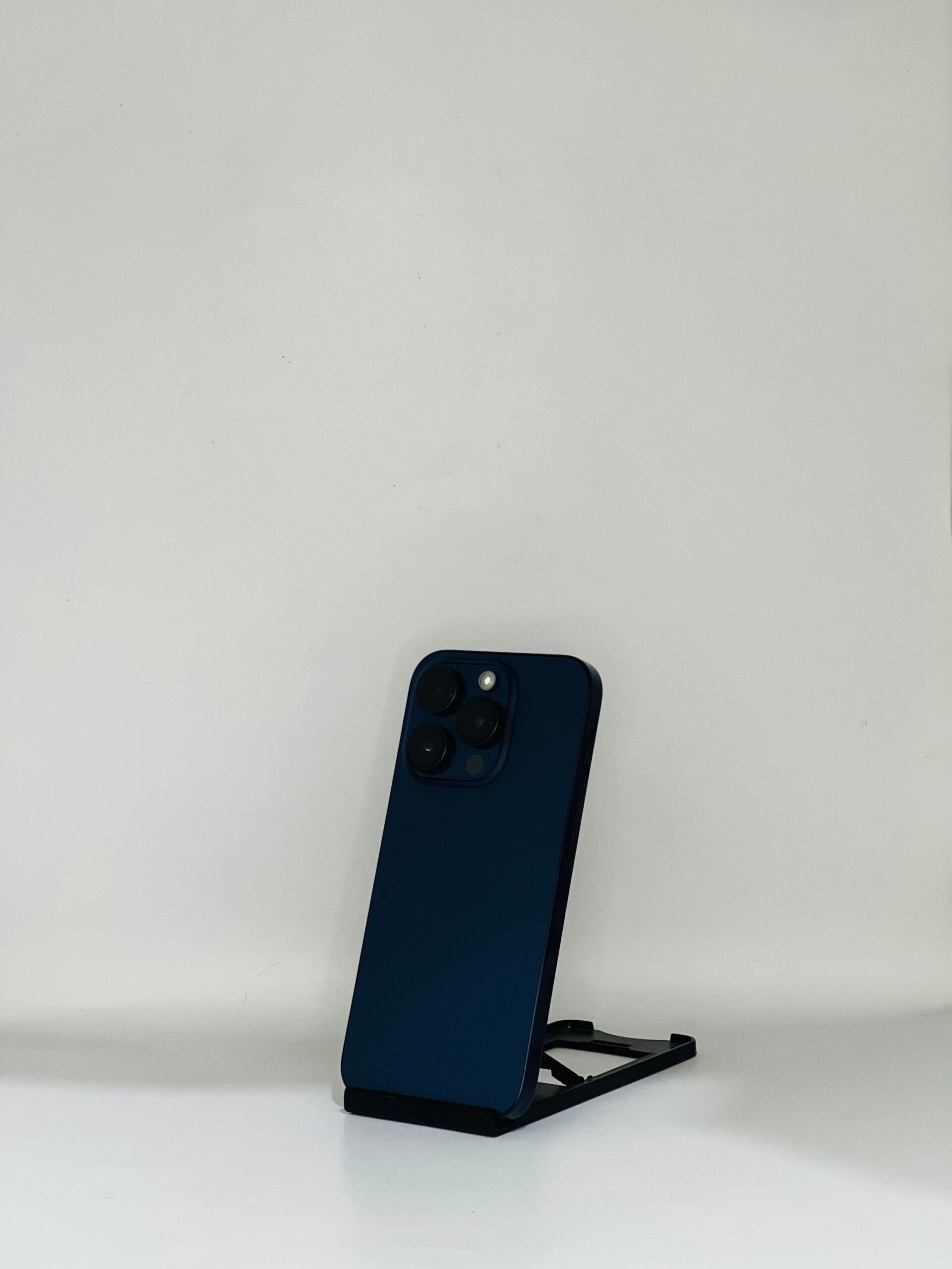 iPhone 15 Pro 128GB A+ - Image 2