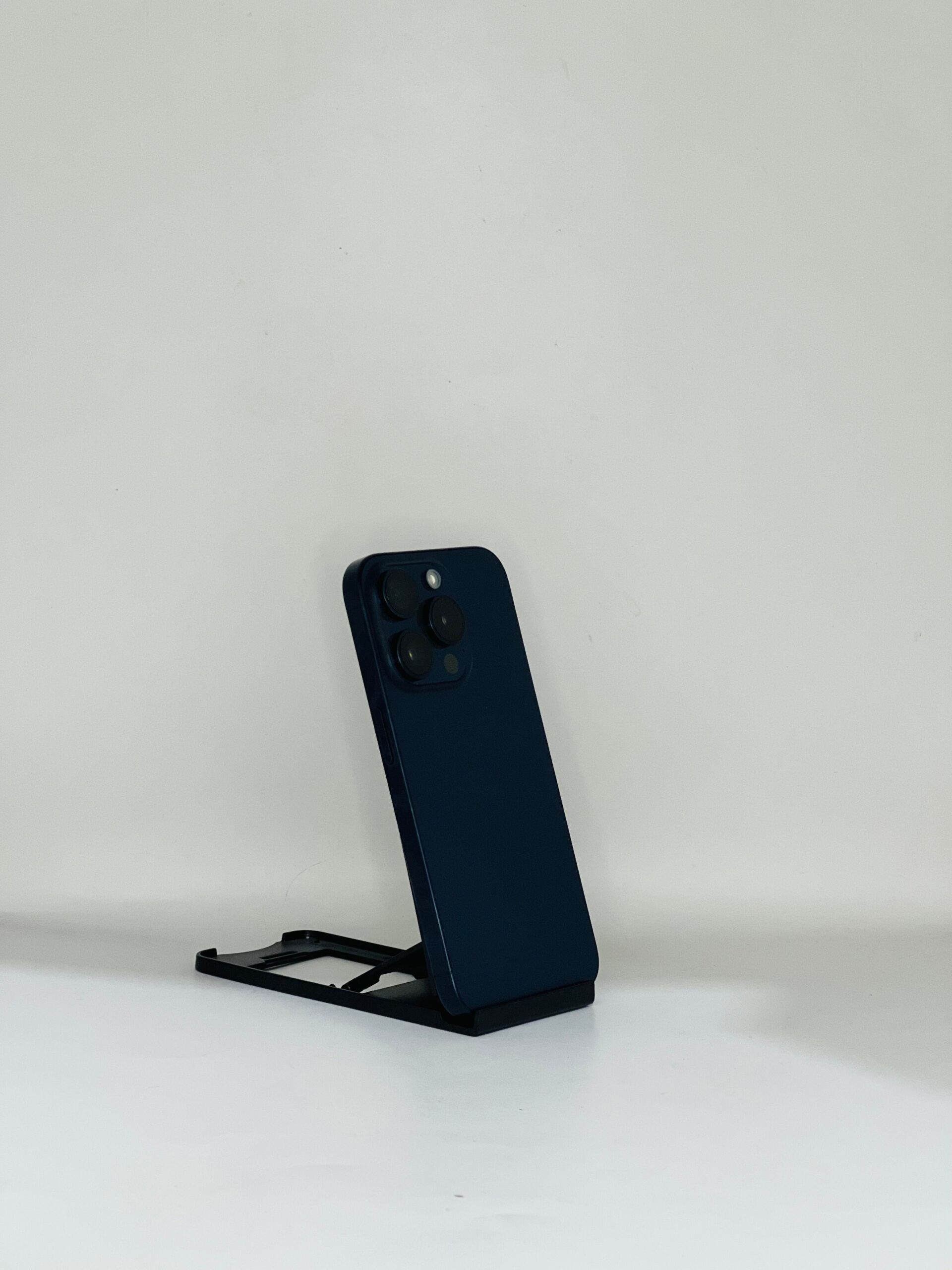 iPhone 15 Pro 128GB A+ - Image 3