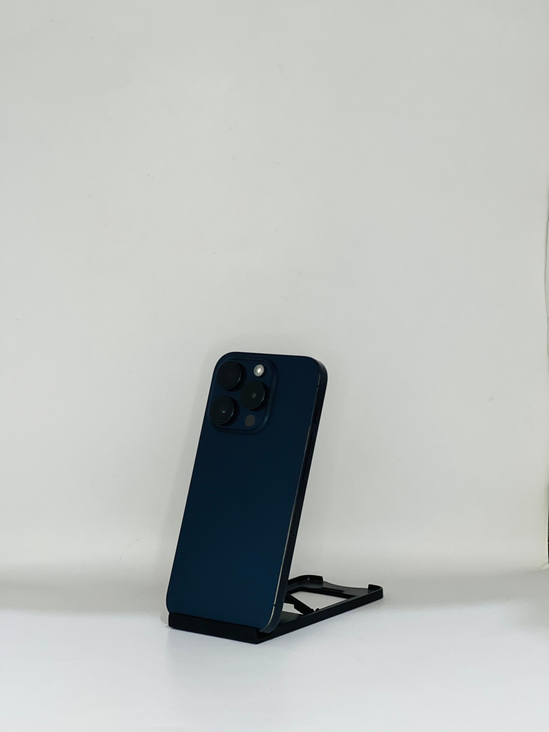 iPhone 15 Pro 128GB A+ - Image 2