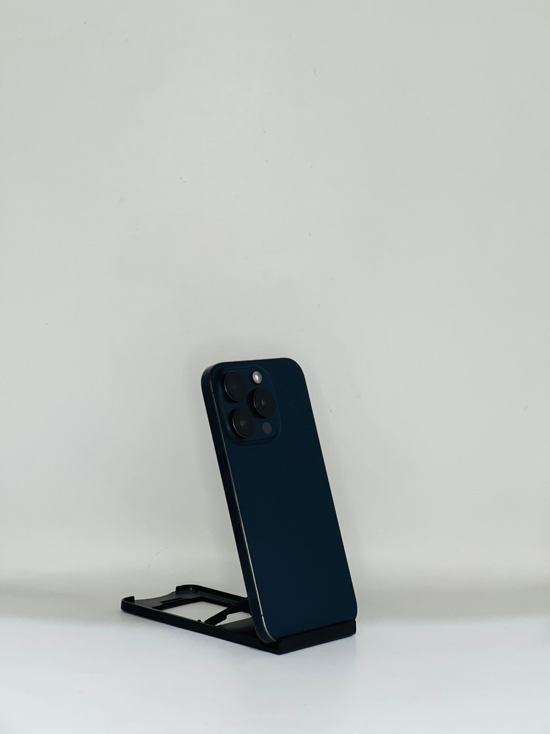 iPhone 15 Pro 128GB A+ - Image 3